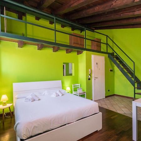 Gardappartamenti Carducci City Centre Desenzano del Garda Eksteriør billede