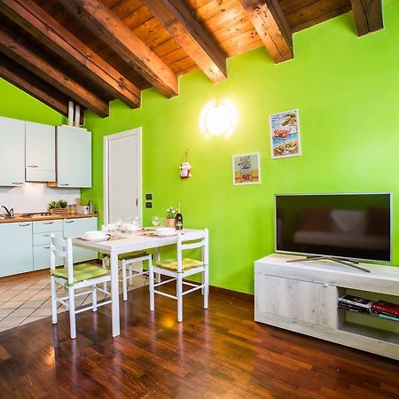Gardappartamenti Carducci City Centre Desenzano del Garda Eksteriør billede