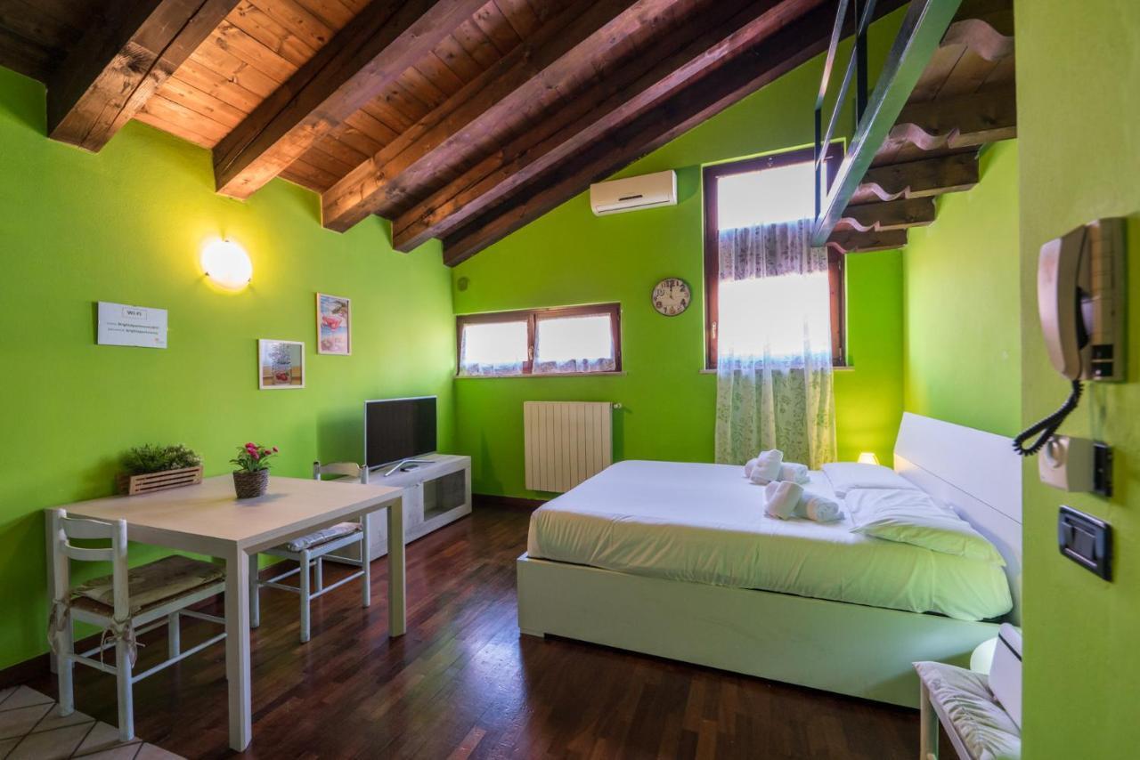 Gardappartamenti Carducci City Centre Desenzano del Garda Eksteriør billede